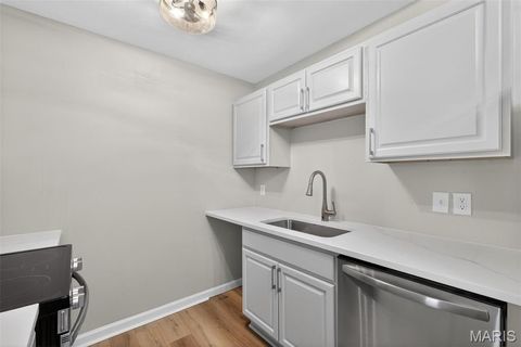 Tiny photo for 10469 Briarbend Drive #7, Creve Coeur, MO 63146 (MLS # 26021434)