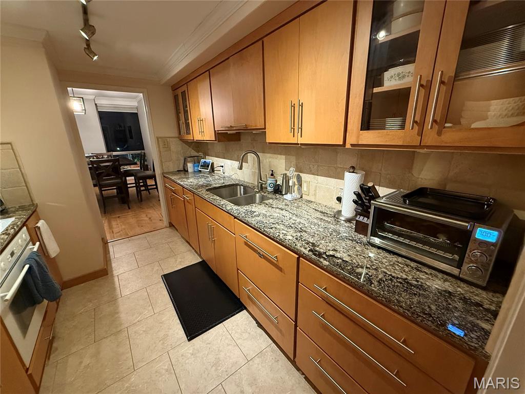 Lindell Terrace - Residential Lease