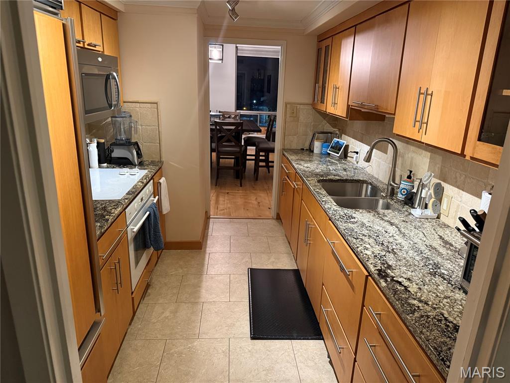 Lindell Terrace - Residential Lease