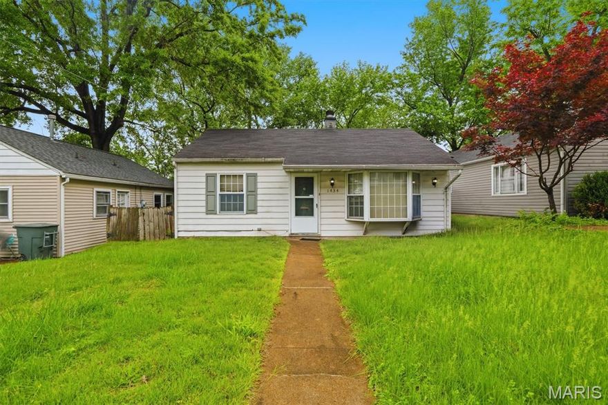 Amazing opportunity to acquire a 3 single family package in Dogtown! 1434 Cutter features a spacious floor plan with 2 bedrooms and 1 bath. Just a short walk to many restaurants, Forest Park, the zoo, the Muny and the Washington University campus. Plus, the ease of access to I-40/64 and a short distance to I-44. This property is part of a package that includes 1430 Cutter Ave (MLS#: 26030684) and 1438 Cutter Ave (MLS#: 26030687).