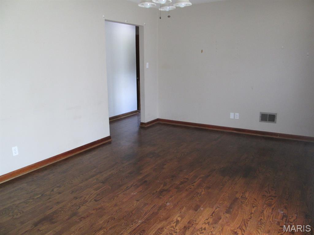 11 W South Street