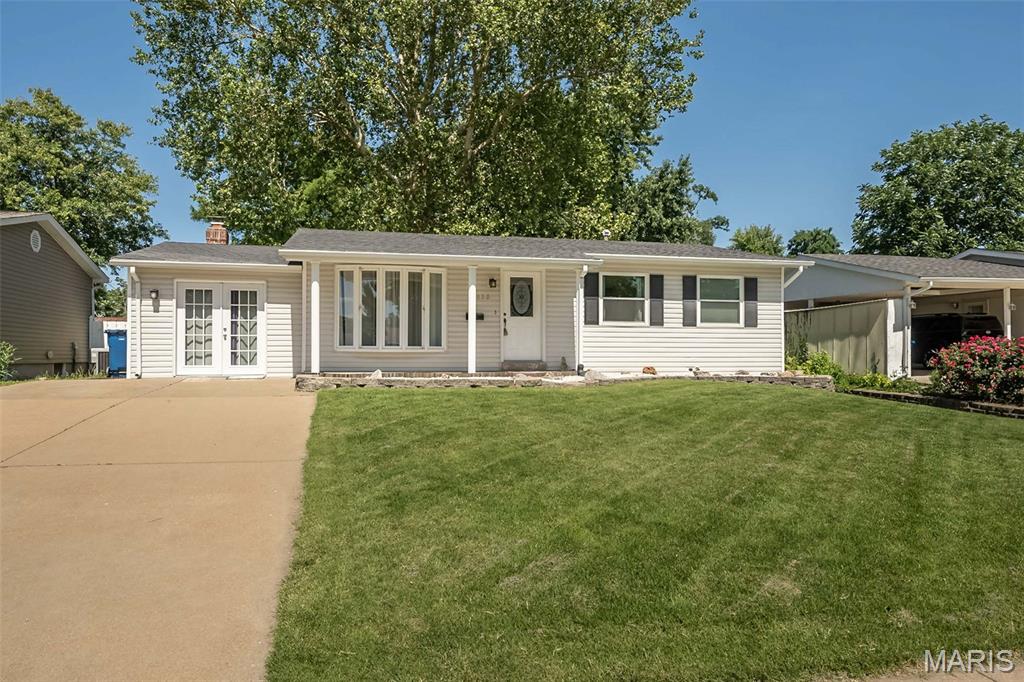 Photo of 12030 Bennington Place, Maryland Heights, MO 63043 (MLS # 26037747)