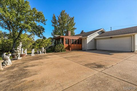 Tiny photo for 2022 Baxter Road, Chesterfield, MO 63017 (MLS # 25068958)