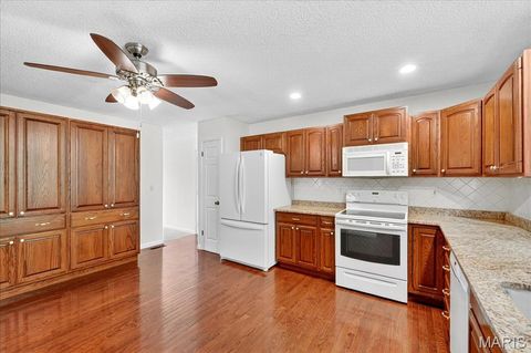 Tiny photo for 2022 Baxter Road, Chesterfield, MO 63017 (MLS # 25068958)