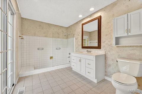 Tiny photo for 2022 Baxter Road, Chesterfield, MO 63017 (MLS # 25068958)