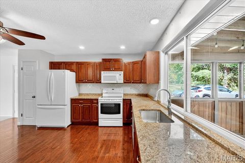 Tiny photo for 2022 Baxter Road, Chesterfield, MO 63017 (MLS # 25068958)