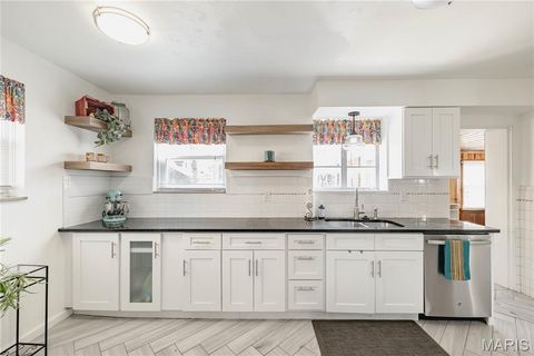 Tiny photo for 7328 Ravinia Drive, Pasadena Hills, MO 63121 (MLS # 26019070)