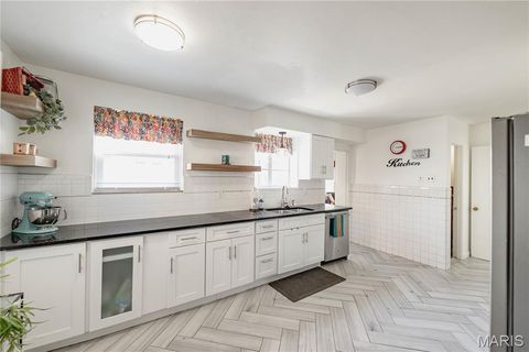 Tiny photo for 7328 Ravinia Drive, Pasadena Hills, MO 63121 (MLS # 26019070)