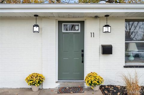 11 Hazelwood Lane Hazelwood MO 63042