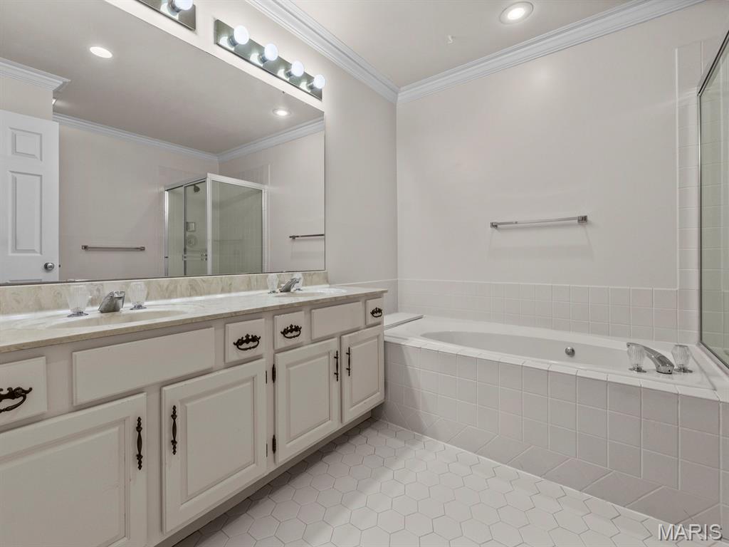 Baywood Villages Condo Ph Eight - Residential