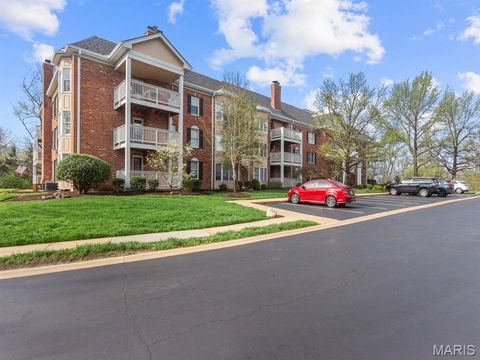 Photo of 207 Ambridge Court #101, Chesterfield, MO 63017 (MLS # 26018945)