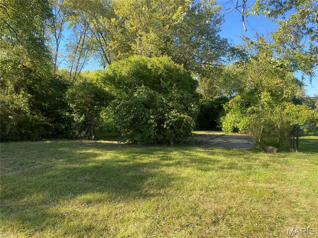 212 Meadowbrook Drive