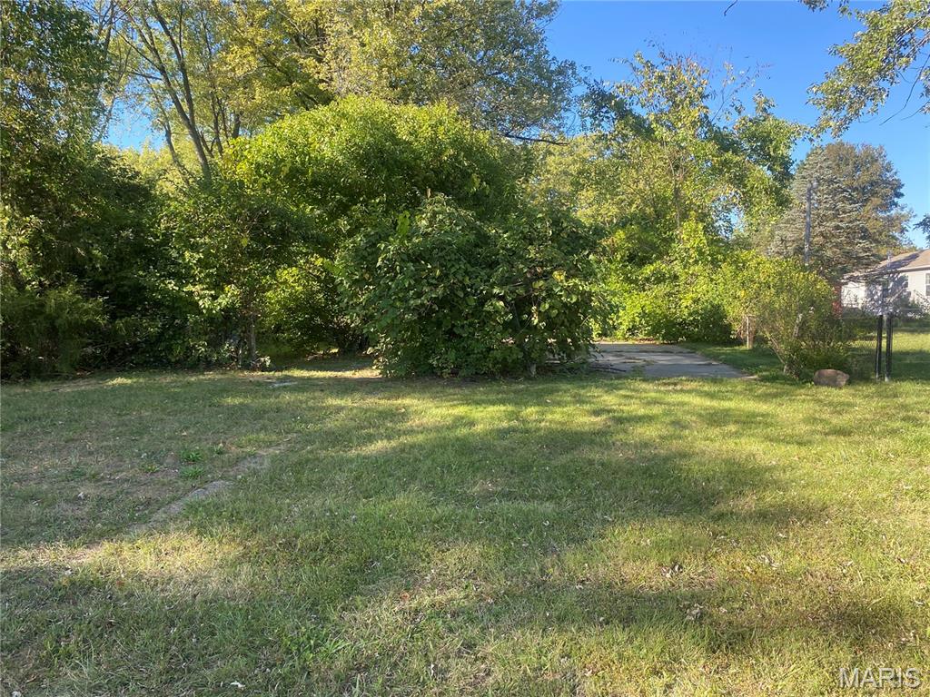 212 Meadowbrook Drive