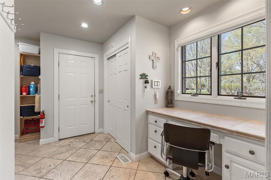 Kingspointe - Residential