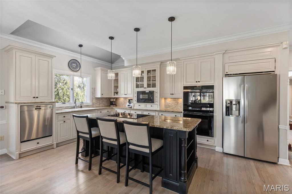 Kingspointe - Residential