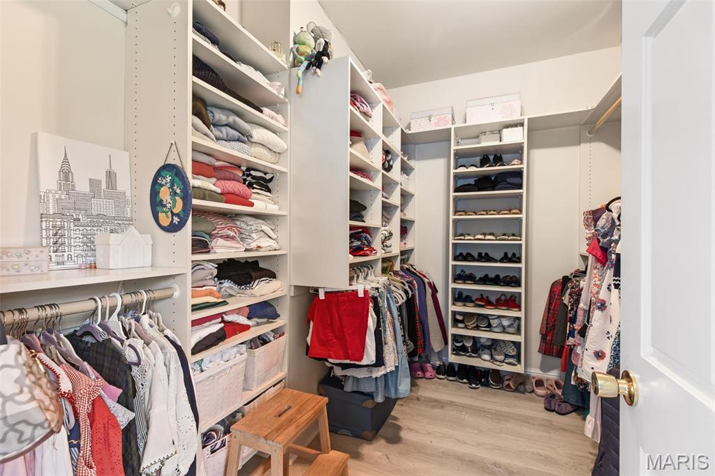 Kingspointe - Residential