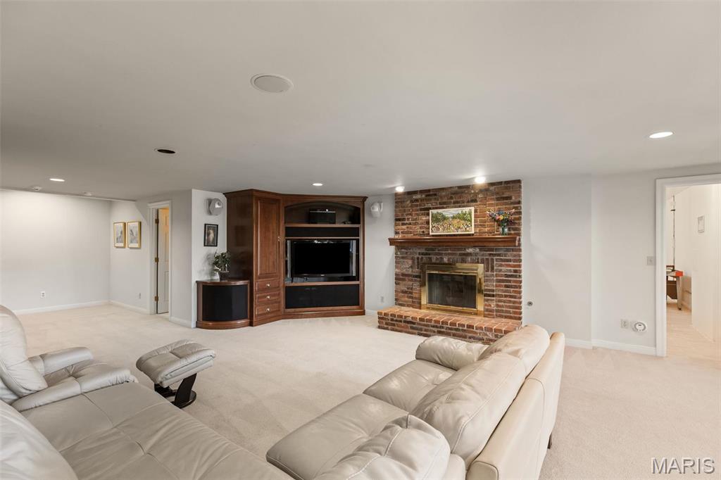 Kingspointe - Residential