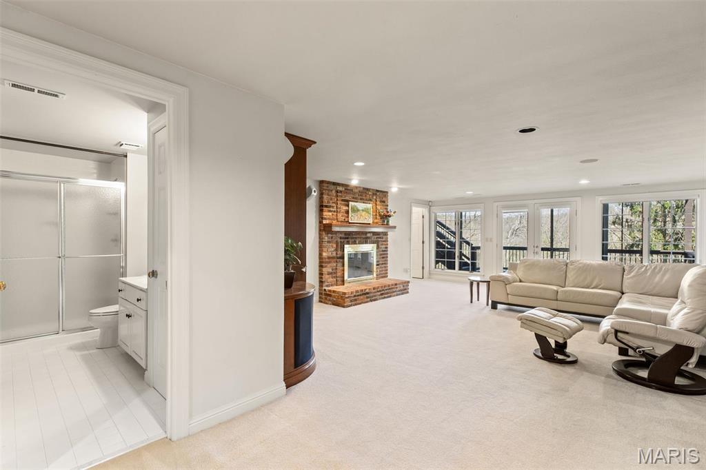 Kingspointe - Residential