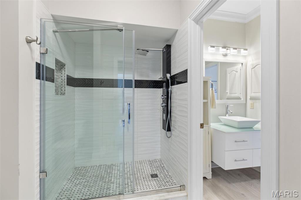 Kingspointe - Residential