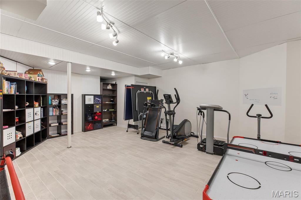 Kingspointe - Residential