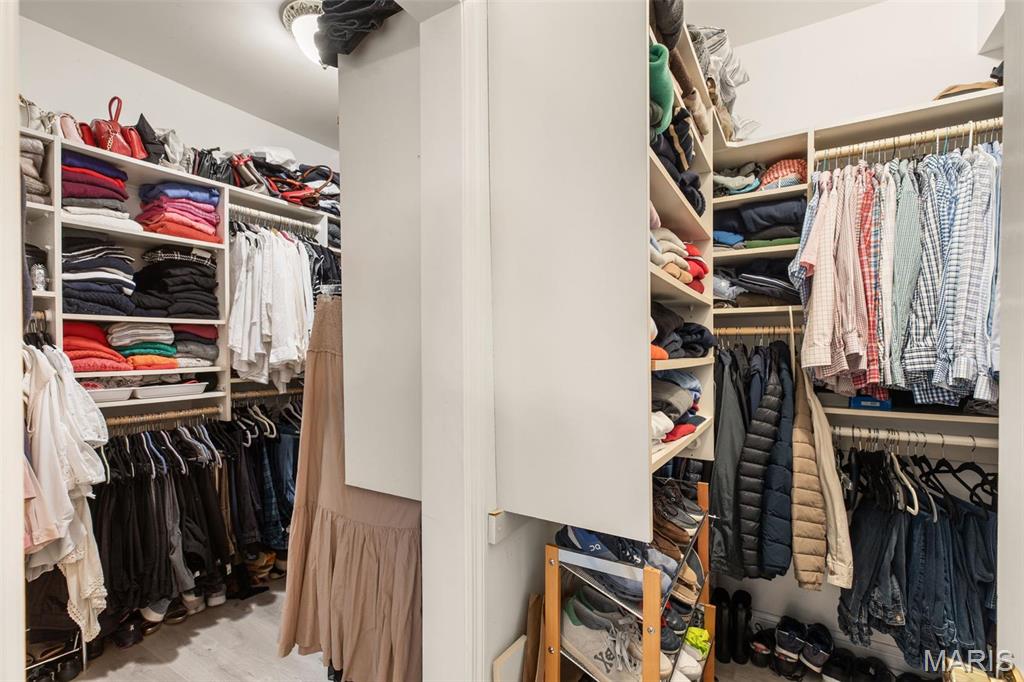 Kingspointe - Residential