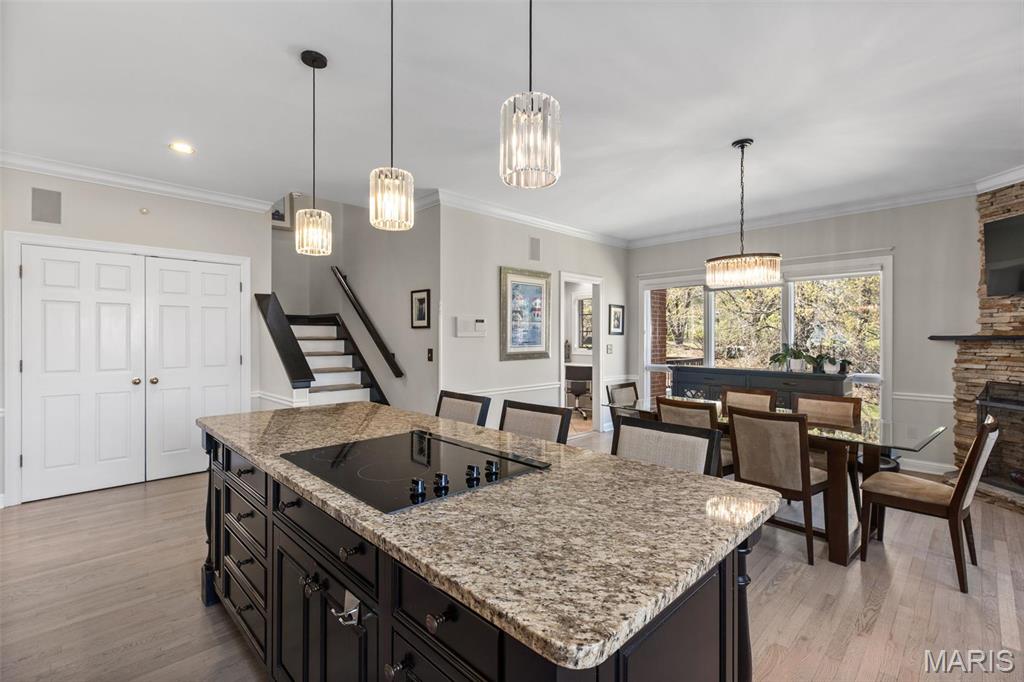 Kingspointe - Residential