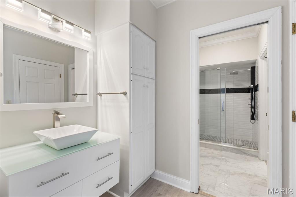 Kingspointe - Residential