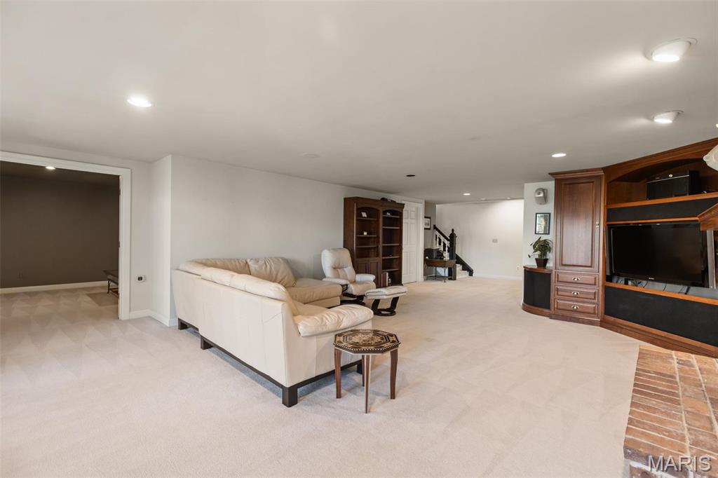 Kingspointe - Residential