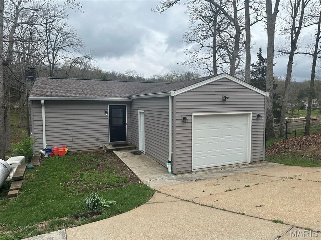 Photo of 210 N Lake Drive, Hillsboro, MO 63050 (MLS # 26019035)