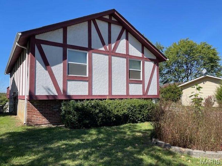 No need to keep shopping...you've finally found the house you have been looking for! The house has passed occupancy and is ready to move in quickly. This beautiful split foyer home will wow you from the moment you walk in the door. Located in the heart of St. Peters! Newly refreshed with the latest paint colors. There are white 6 panel doors throughout. Vaulted ceiling in living room, dining room and kitchen. The lower level is finished with a family room, office or possible sleeping area, half bath. The gorgeous, newly LAID vinyl plank floors will take you up to an open concept living area. The lower level boasts a HUGE family room. Lower level also has a half bath, additional room that could be used for an office or workout space, or bedroom and a utility/storage room. Spencer Creek Park is half a block away with playground, tennis courts, basketball courts and walking trails.