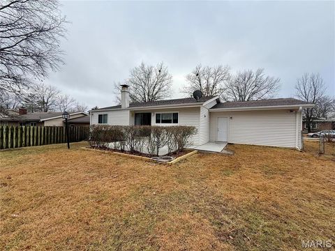 Tiny photo for 352 Turfwood Drive, Ballwin, MO 63021 (MLS # 26026131)