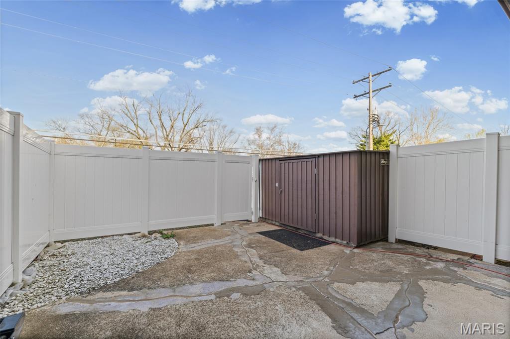 Hazelcrest Condo - Residential