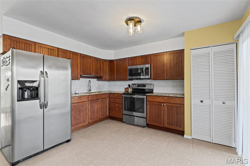 Hazelcrest Condo - Residential