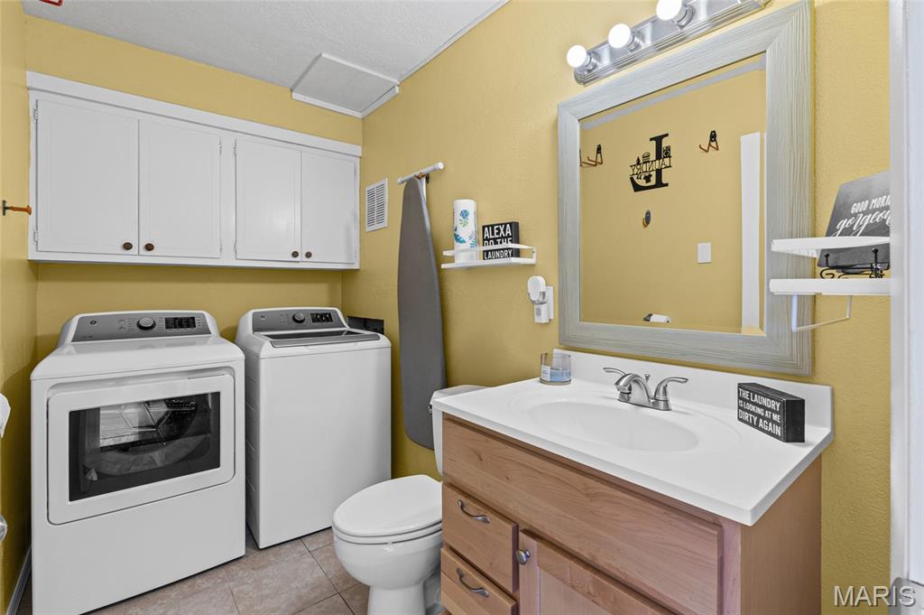 Hazelcrest Condo - Residential