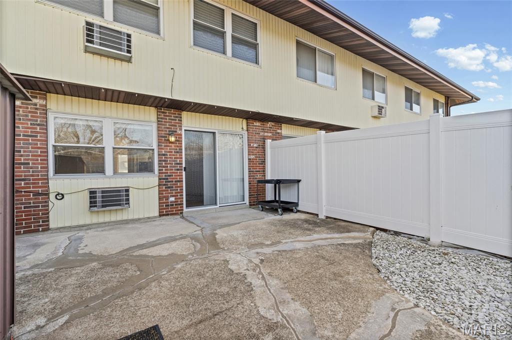 Hazelcrest Condo - Residential