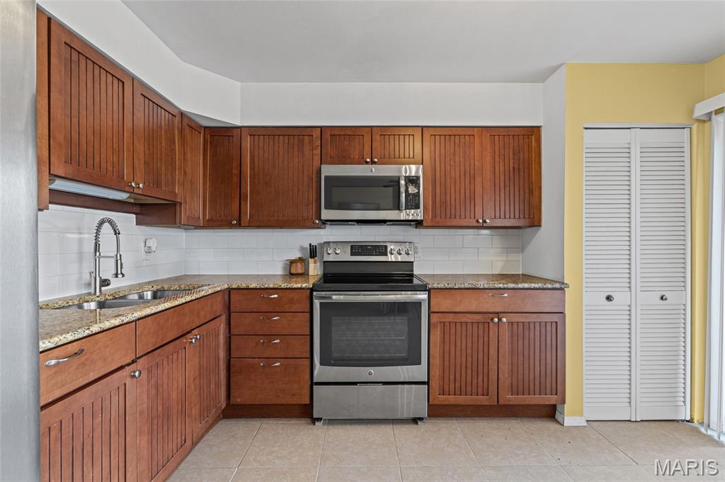 Hazelcrest Condo - Residential