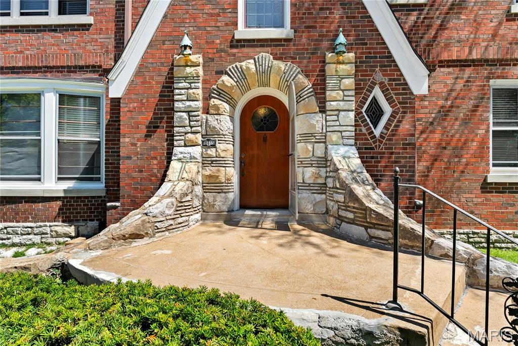 8015 Davis Drive