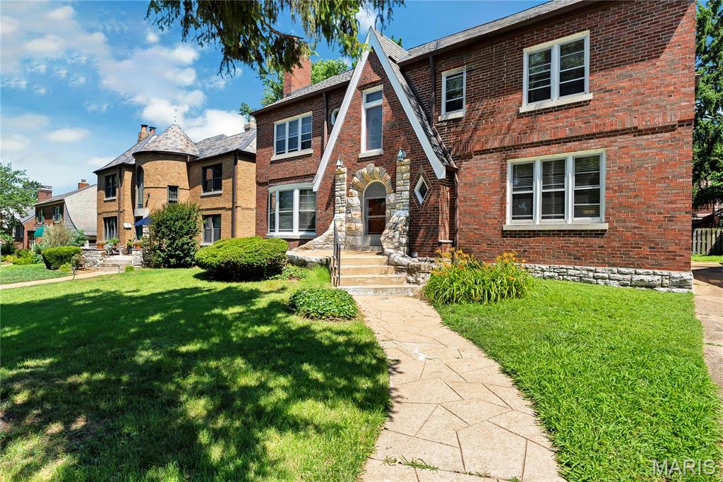 8015 Davis Drive