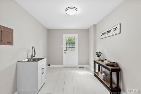 Tiny photo for 123 Pinehurst Estates Drive, Creve Coeur, MO 63141 (MLS # 26017664)