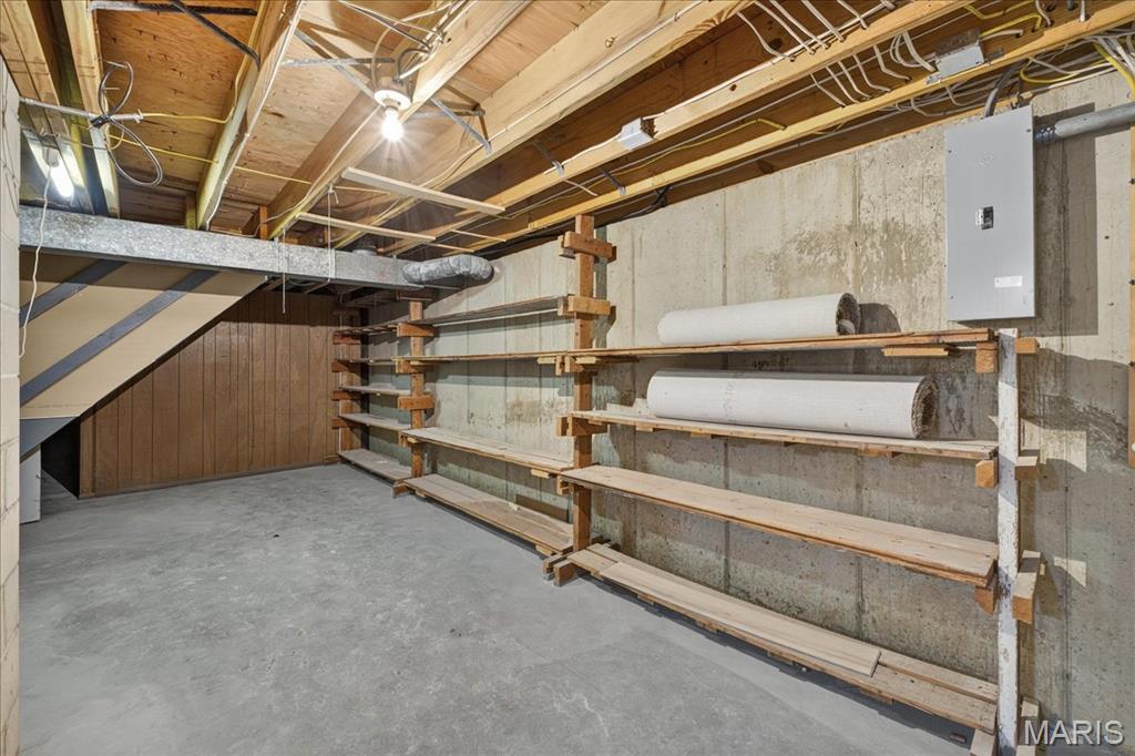 St Louis, Missouri 63132, United States, 4 Bedrooms Bedrooms, ,3 BathroomsBathrooms,Residential,Pending,182494