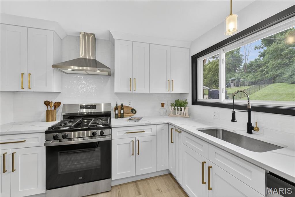 St Louis, Missouri 63132, United States, 4 Bedrooms Bedrooms, ,3 BathroomsBathrooms,Residential,Pending,182494