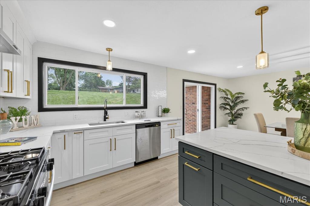 St Louis, Missouri 63132, United States, 4 Bedrooms Bedrooms, ,3 BathroomsBathrooms,Residential,Pending,182494