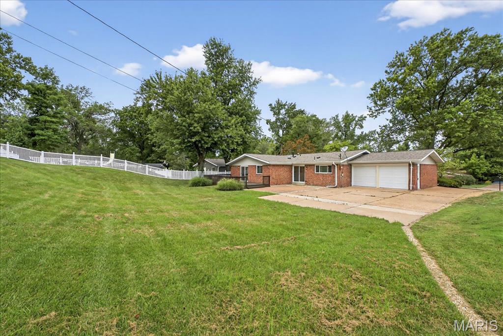 St Louis, Missouri 63132, United States, 4 Bedrooms Bedrooms, ,3 BathroomsBathrooms,Residential,Pending,182494