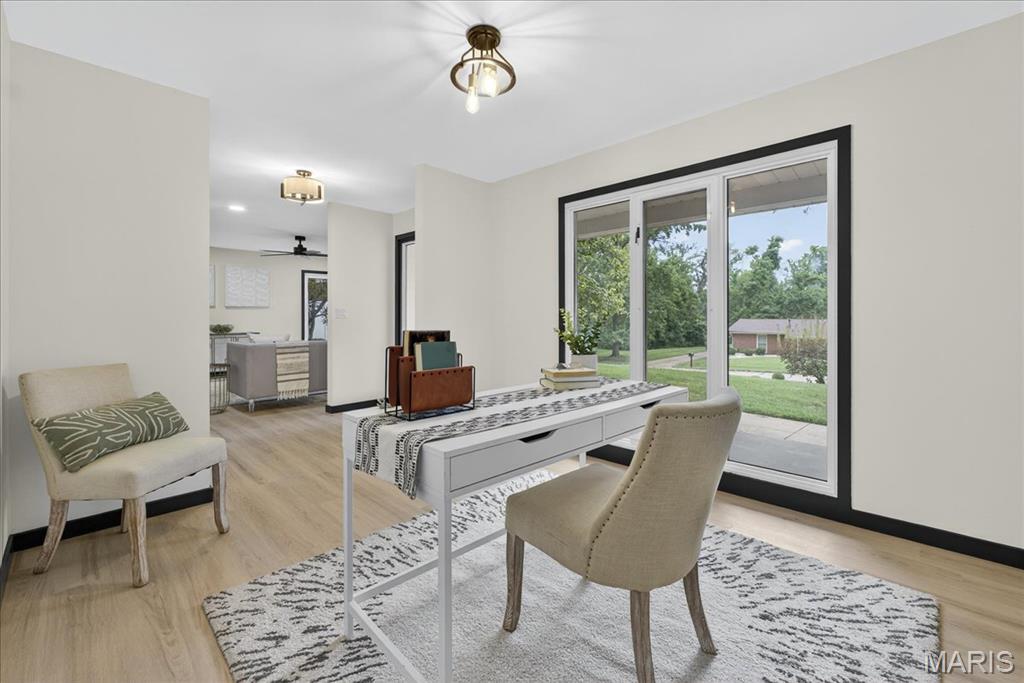 St Louis, Missouri 63132, United States, 4 Bedrooms Bedrooms, ,3 BathroomsBathrooms,Residential,Pending,182494