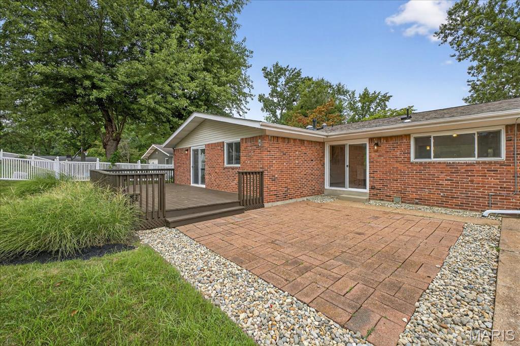 St Louis, Missouri 63132, United States, 4 Bedrooms Bedrooms, ,3 BathroomsBathrooms,Residential,Pending,182494