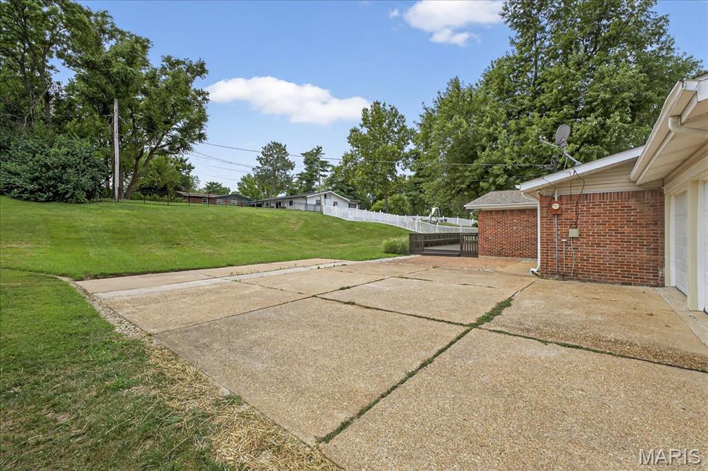 St Louis, Missouri 63132, United States, 4 Bedrooms Bedrooms, ,3 BathroomsBathrooms,Residential,Pending,182494