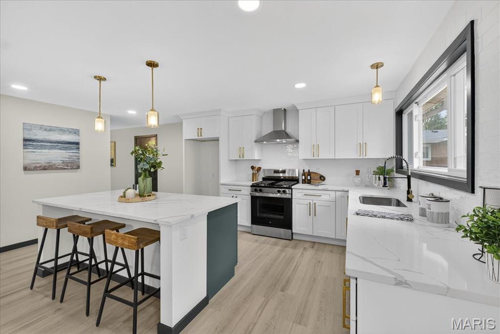 St Louis, Missouri 63132, United States, 4 Bedrooms Bedrooms, ,3 BathroomsBathrooms,Residential,Pending,182494