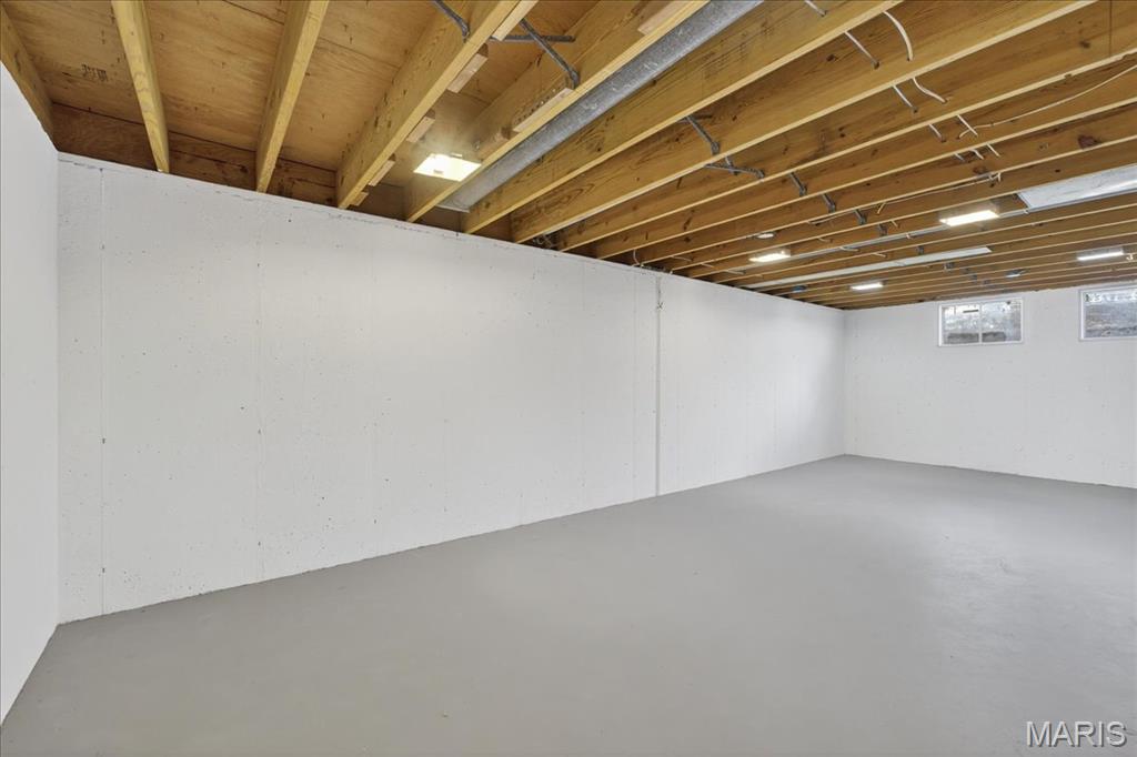 St Louis, Missouri 63132, United States, 4 Bedrooms Bedrooms, ,3 BathroomsBathrooms,Residential,Pending,182494