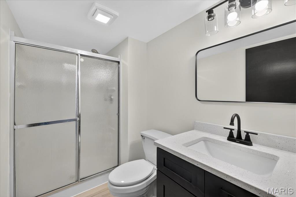 St Louis, Missouri 63132, United States, 4 Bedrooms Bedrooms, ,3 BathroomsBathrooms,Residential,Pending,182494