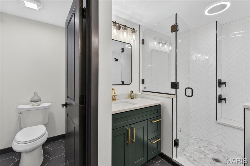 St Louis, Missouri 63132, United States, 4 Bedrooms Bedrooms, ,3 BathroomsBathrooms,Residential,Pending,182494